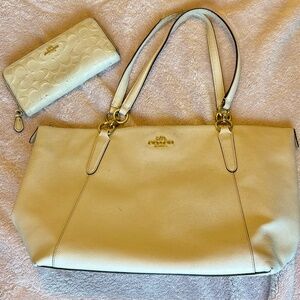 White/Cream Coach Tote Bag & Wallet